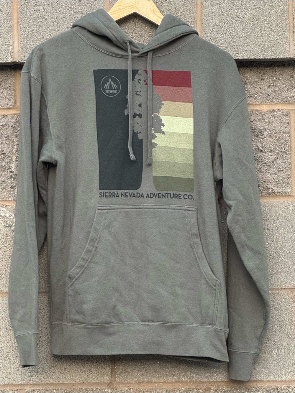 Men’s Techstyles Olive Green Sierra Nevada Adventure Co. Graphic Hoodie Medium